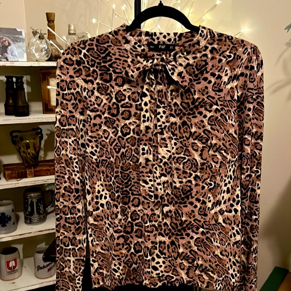 F&F Tops - 💙F&F Womens Leopard Print size 8 blouse. 96% Viscose, 4% Elastane very soft, EUC